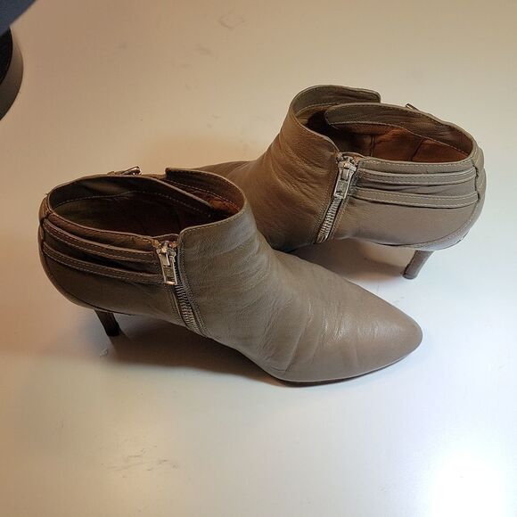 COACH DAPHNEY LEATHER ANKLE WOMEN"S BOOTS - Picture 4 of 14